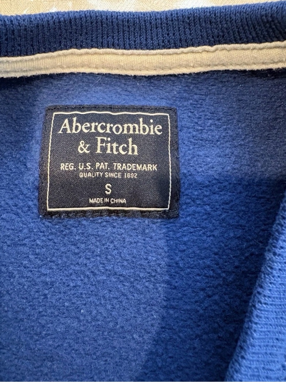 Abercrombie & Fitch Crewneck Royal Blue Sweatshirt Spellout A&F Size Small - Picture 6 of 8